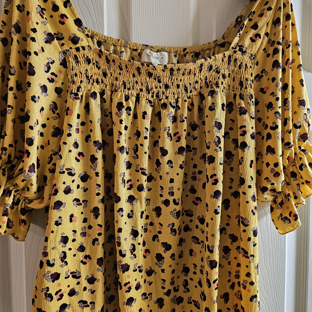 MELLODAY Yellow Leopard Print Smocked Blouse